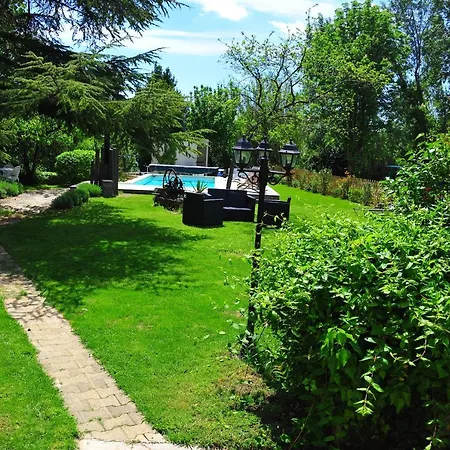 Gte De Charme Le Figuier Guest house Baron (Gard)